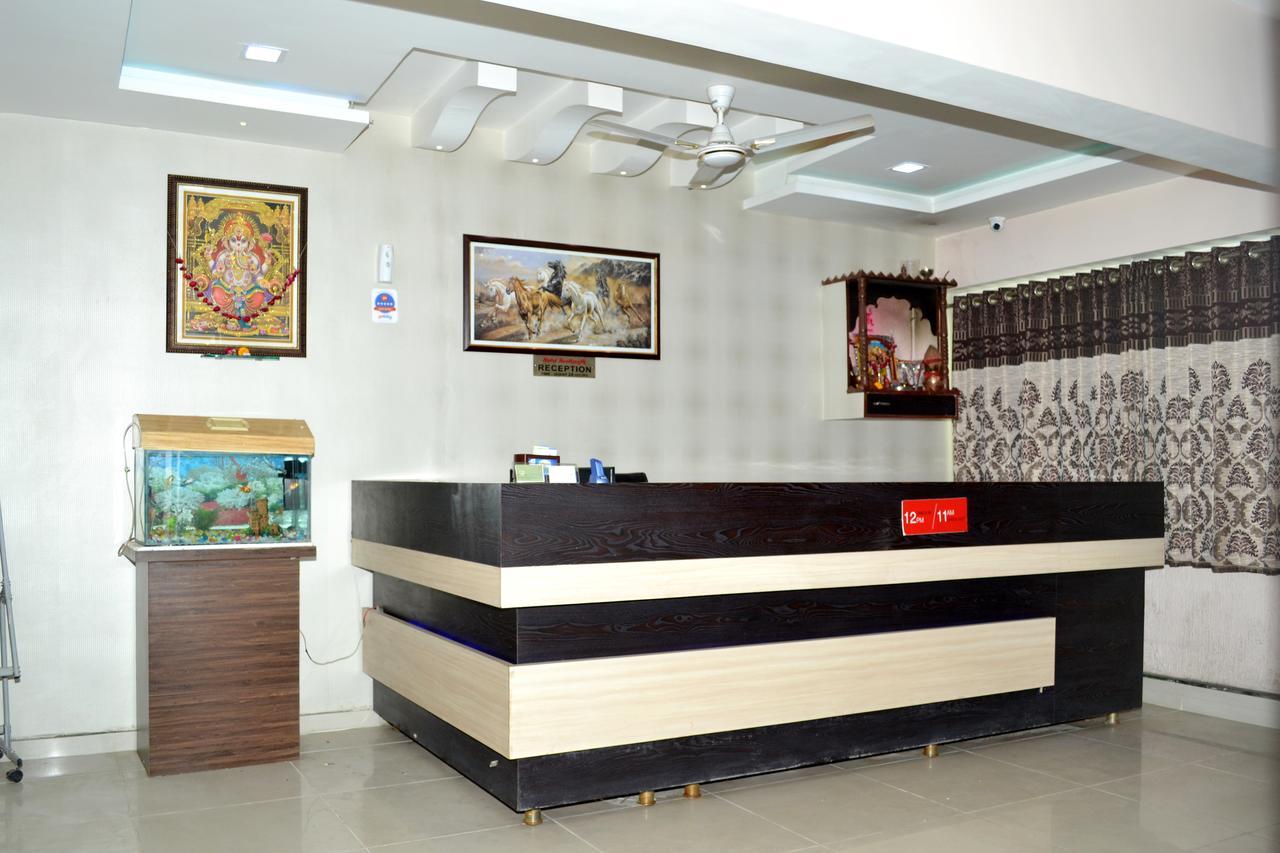 גנדהינאגר Hotel Neelkanth Residency מראה חיצוני תמונה