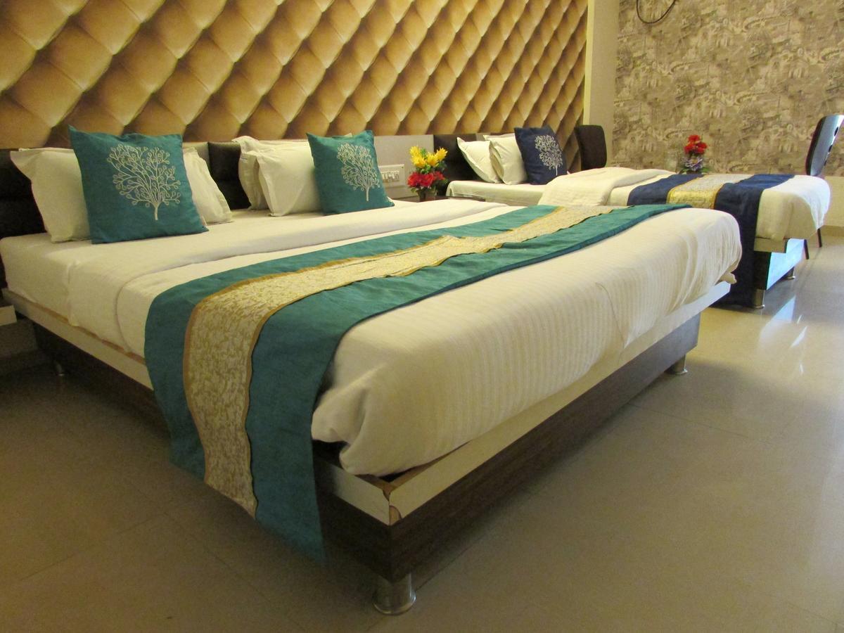 גנדהינאגר Hotel Neelkanth Residency מראה חיצוני תמונה